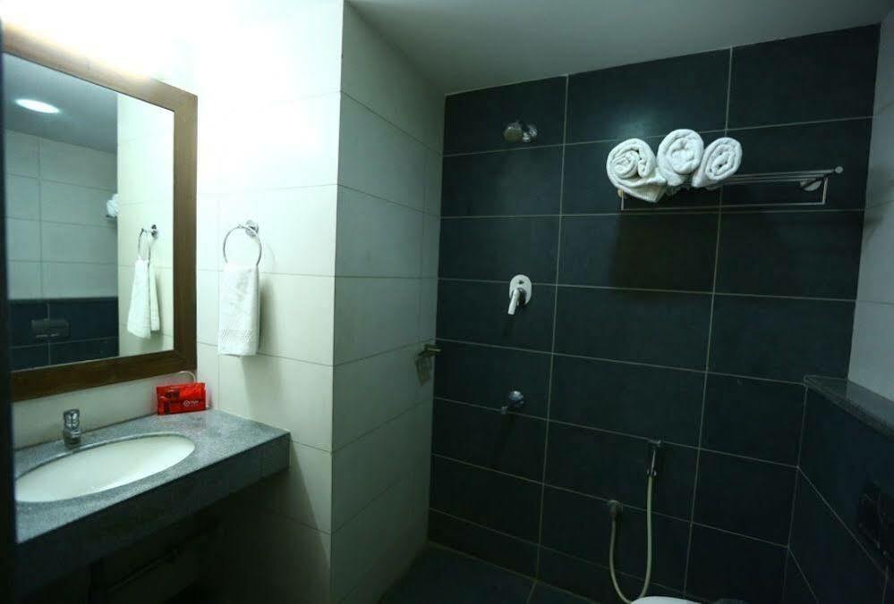 Fabhotel Sri Chakra Inn Porur Chennai Dış mekan fotoğraf